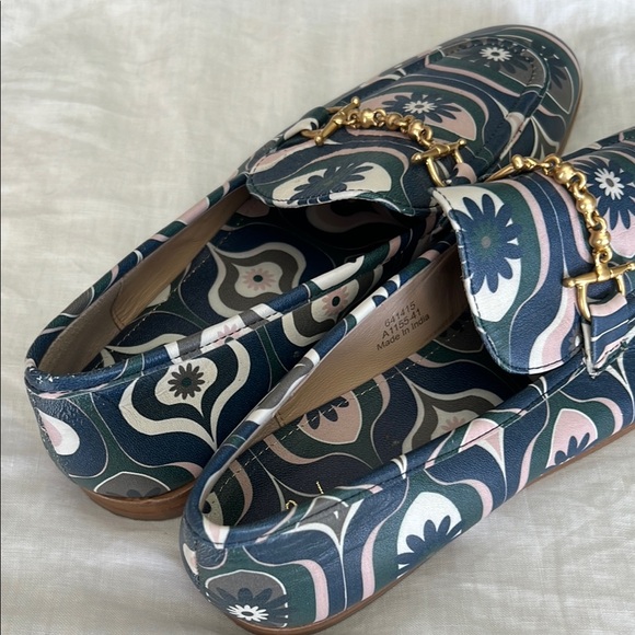 Boden Gold Snaffle Detail Patterned Leather  Loafers Floral Size 9.5 - Picture 6 of 10